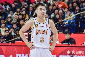 关键时刻给力！贾明儒13中5&罚球7中7得球队最高20分 末节砍10分 - 资讯配图