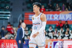 “无所不能”！于德豪出战4分钟 0分1打铁1失误2犯规 - 资讯配图