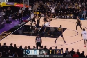 你还真别说！李凯尔一条龙强突 转身对抗转身失衡抛投弹进！ - 资讯配图