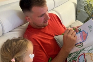 东契奇发声明宣布解除婚约：无法实现带女来美 一切为了女儿幸福 - 资讯配图