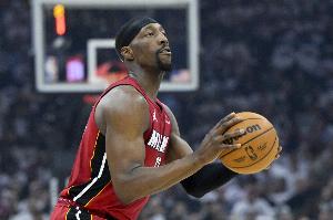 解说:任何人只要站在阿德巴约同一立场都会猛刷 这也要实力运气 - 资讯配图