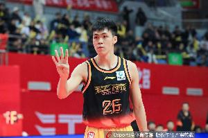 不在状态！庞峥麟13投仅4中拿到11分5助 三分6中1 - 资讯配图