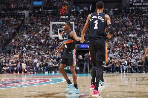 福克斯：绿军今天的防守不常见 他们让文班在低位持球 我们作掩护 - 资讯配图