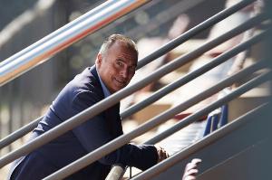 尤斯特谈哈维言论：我主要确保球队安心比赛，让他们没有任何干扰 - 资讯配图