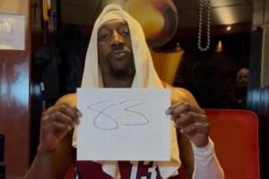 库里更新社媒致敬阿德巴约：你刚刚做了什么@阿德巴约 - 资讯配图