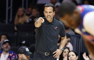 Spears：斯波今天绝对以球员至上 大比分领先依旧不下阿德巴约 - 资讯配图