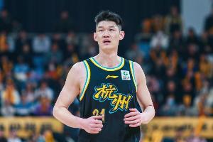 还是很稳!胡金秋半场6中5高效拿下10分4板3助 - 资讯配图