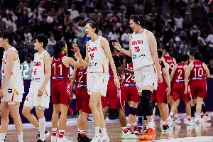 内外双核!杨舒予+韩旭首节合计9投7中 合砍15分3板3助1帽 - 资讯配图