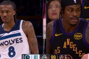 火药味！海兰德和范德比尔特发生身体纠缠 后者被吹技犯 - 资讯配图