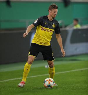 德天空：执教8场仅拿2分，多特名宿皮什切克辞去波兰乙球队帅位 - 资讯配图