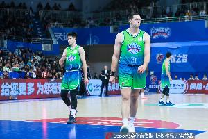 超高效两双！大卫·詹姆斯13中10砍下31分13板 5前场板 - 资讯配图