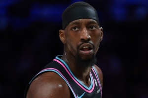 杨毅：不是对阿德巴约不敬 只能说这个时代NBA数据里掺了多少水了 - 资讯配图