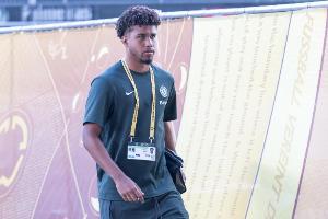 记者：曼联仍对切尔西中场桑托斯感兴趣，但加纳乔交易后没再谈过 - 资讯配图