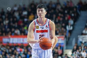 媒体人:若在NBA这种纯商业联盟 张皓嘉这类型球员根本拿不到合同 - 资讯配图
