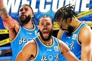 媒体人：毕竟麦基38岁了 且初来乍到 需要全方位的磨合和融入 - 资讯配图