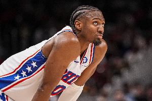 马克西本季“分板助断帽”均创生涯新高 场均38.2分钟全联盟最多 - 资讯配图