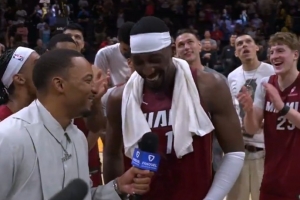 鲍威尔：自己名字与张伯伦科比比肩何感？阿德巴约：历史前三表演 - 资讯配图