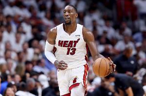 斯波：阿德巴约有着内线身高&后卫速度 背打和投射技术都日益精湛 - 资讯配图