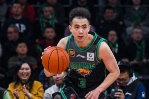 球队大脑！赵继伟替补6中4&罚球7中7砍球队第二高17分 另送9助攻 - 资讯配图