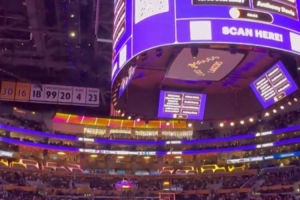 看不惯?湖人现场DJ播报阿德巴约83分 主场球迷发出阵阵嘘声 - 资讯配图