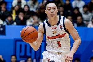 可惜绝杀三分没进！胡明轩15中4&三分11中3拿15分3板2助3断 - 资讯配图