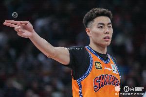 卢伟：李添荣受伤之后主动去练体能和力量 现在的他信心很足 - 资讯配图