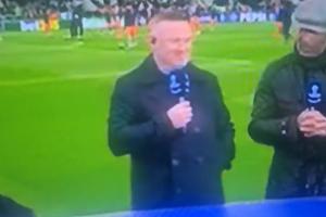 没绷住!鲁尼解说欧冠纽卡vs巴萨,知道利物浦输球后憋不住笑了 - 资讯配图