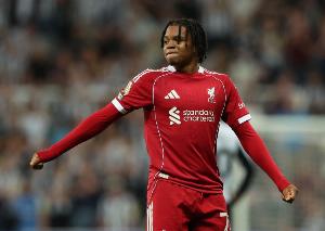 彭南特:我受够斯洛特了,每个球员都很糟糕而恩古莫哈还没上场 - 资讯配图