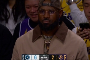 詹姆斯缺席3场湖人3连胜！霍里打趣：篮球界最棒的诱饵之一 - 资讯配图