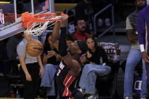 斯波：你能预料到詹姆斯能砍61分 但阿德巴约的一切都是拼出来的 - 资讯配图