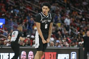 手动@乌度卡!哈珀:此前打火箭 我们连续跑了15次一摸一样的战术 - 资讯配图