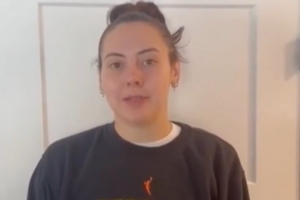 霍姆斯正式加盟河南女篮 球队的另外两名外援也会进行更换 - 资讯配图