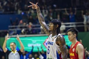 上届20分逆转中国后夺金！克拉克森：想为菲律宾出战26年亚运会 - 资讯配图