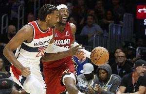 81分亲历者维拉纽瓦:科比那场很焦灼 热火赢20+故意犯规让他得分 - 资讯配图