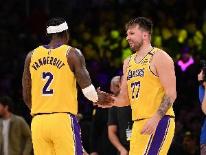 东契奇和范德比尔特互动：你没弹跳 后者：比你强 - 资讯配图