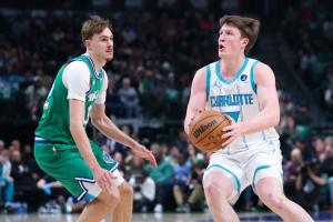 新秀榜:克尼佩尔继续居首 弗拉格第2 埃奇库姆第3 42号秀升至第5 - 资讯配图