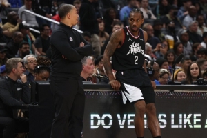 没毛病！本场球队砍下153分的原因是？卢：科怀·伦纳德 - 资讯配图