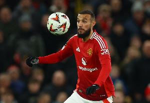 曼联官方：马兹拉维在本周三已经恢复参加合练，备战阿斯顿维拉 - 资讯配图