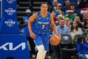 横冲直撞！贝恩首节各种冲筐 出战9分钟&5中4拿到8分2板2助 - 资讯配图