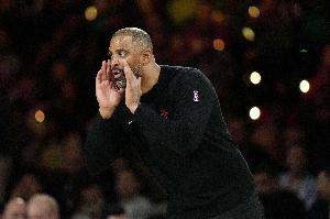 乌度卡:我们很多球员就是站在原地 既不抢篮板也不及时回防 - 资讯配图