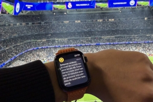 气氛热烈!伯纳乌球场声浪太高,记者智能手表报警 - 资讯配图