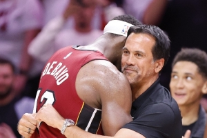 阿里纳斯:若阿德巴约79分时被换下 他整个生涯都会遗憾&怨恨教练 - 资讯配图