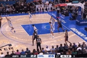 这不是3+1？哈登弧顶单挑班凯罗三分命中被后者扑倒没吹 - 资讯配图