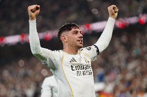 巴尔韦德本场数据:半场帽子戏法,3射3正,2关键传球,评分10分 - 资讯配图