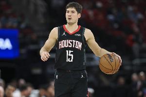 33投仅4中狂砸铁！火记吐槽：这是我见过最烂的三分投射表现之一 - 资讯配图