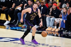 NBA彩经:湖人轻取公牛 雷霆击败绿军 太阳拿下步行者 - 资讯配图