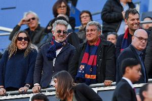 拉波尔塔谈梅西:西甲从未给我们最终许可 哈维的观点偏离事实 - 资讯配图