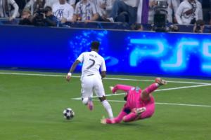 救赎！维尼修斯过掉多纳鲁马造点，跳步罚点被扑 - 资讯配图