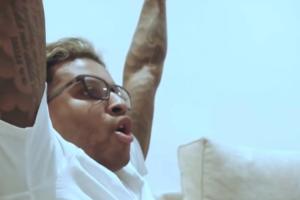 看嗨了!罗德里戈在家见证巴尔韦德戴帽,三次激动庆祝+振臂高呼 - 资讯配图