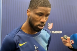 热刺后卫丹索谈金斯基:尊重主帅换人决定,相信他一定会走出来的 - 资讯配图